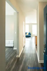 Cozy 1,100sf apartment in the heart of Legacy - Image 3