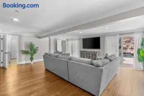 San Pedro 5BR - Coastal Retreat by Colby & Conrad - Image 3