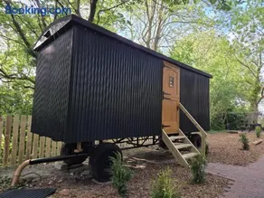 Half Moon Shepherds Huts - Image 3