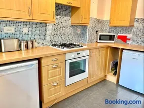 Oakley Vale House and Garden! Free Private Parking, TV, Fully Equipped - Image 3