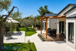 Aivazidis Residence I - Image 3