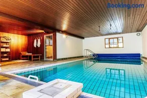 Exklusive Landvilla mit Pool, Sauna und Garten - Image 4