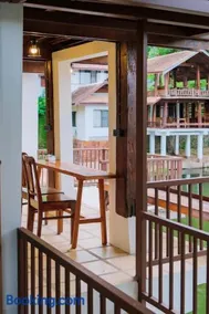 ZJ stay over the moon Wellness resort and cafe - Image 3