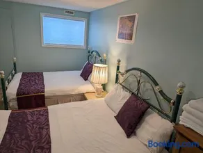 Calgary Star Cozy Home - Image 5