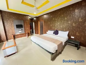 SHREE DWARKESH RESORT & WATERPARK 966o9o1oo6 07km from shreenathji temple By SK - Image 3