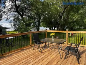 2-bedroom Lake Front Cottage in Harwood ON #3 - Image 2