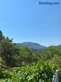 Soldatos Stone House - Image 1