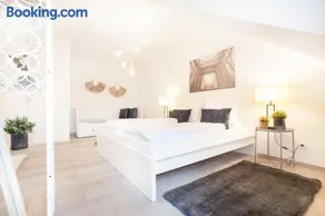 CenterApartment, WIFI, SmartTV, full Kitchen, Netflix, Pottbude in Essen - Image 3
