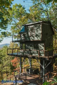 CloudPointe Retreat Treehouse - Image 1