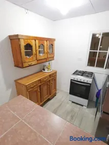 Casa céntrica en zona privada - Image 3