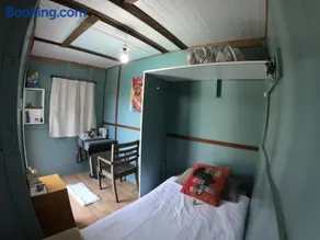 Leo's Den - Image 2