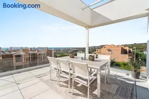 46 Corner Apartment with panoramic sea views and large terrace - Image 4
