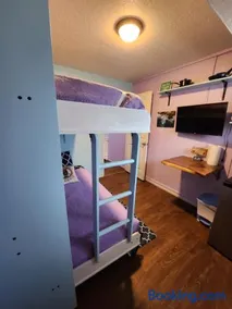 Central Maui Studio • Wall Bunks + Kitchenette - Image 1