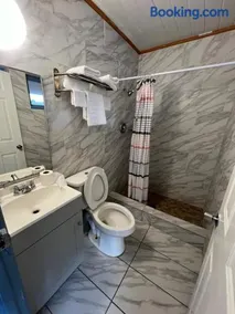 Budget Inn - Image 3