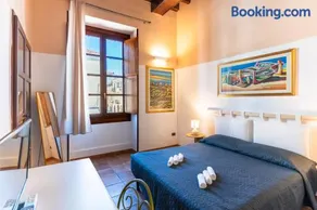 Via Roma Rooms Guesthouse - Image 1