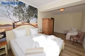 Landhaus Hideaway mit Aussenpool, Sauna und Kamin - Image 4