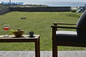 Casa Lobadiz, en primera línea de playa, Doniños - Image 1