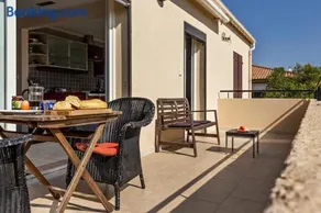 Vol - au - Vent - Cheerful 5-bedroom villa with pool - Image 3