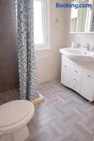 Dagos Rooms - Image 2