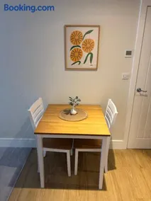 Hop Loft, Huntingdon town centre - Free parking close by - Image 2