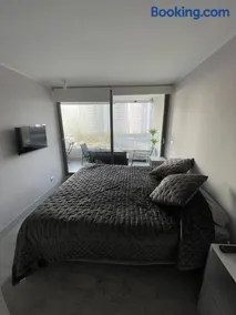 Modern apartment in Montemar - Image 3