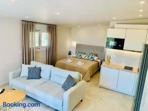 Thelfi Luxury studio in Attica - close to varkiza beach - Sea view - Image 2