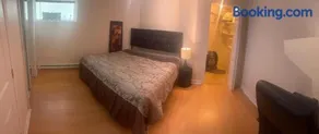 Perfect location brand new basement 1 bedroom full basement with kitchen in unit laundry separated - Image 4