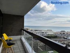 Central Worthing, seafront ,balcony flat - Image 4