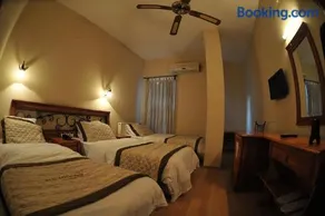 Antikhan Hotel - Image 5