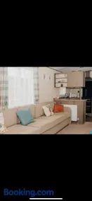 Luxury 6 Berth Holiday Caravan - Image 4