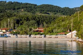 PSARIANOS BEACHFRONT APARTMENTS - Image 3