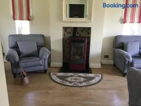 Adare Luxury Riverside Apartment - Image 4