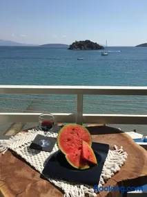 Arcadia Luxury Rooms Seaside Cuisine - Image 1