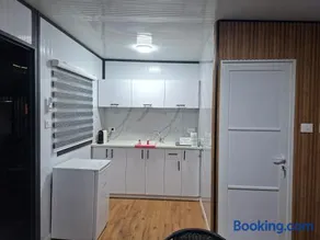Olive tiny house - Image 3