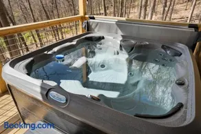 2 Living Areas Hot Tub Fire Pits Deck & More - Image 3