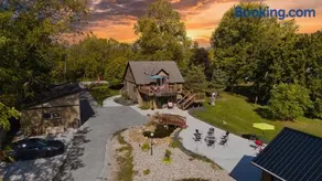 New Luxury Farmhouse Getaway! - Image 1
