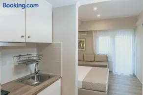 Ammos Beach Seaside Luxury Suites Hotel - Image 5