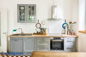 Großzügige Altbauwohnung in Bestlage - Image 3
