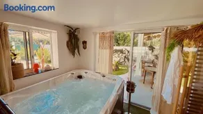 Tropical Lodge SPA Narbonne - Image 1