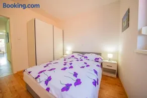 Modern Apartment in Vrsi, 45 m², spacious terrace - Image 5