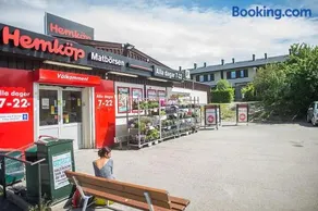 Studio close to city, Sthlm fair, free parking - Image 4