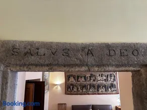 Castello Vinci Historic Room with Private Bathroom - Image 4