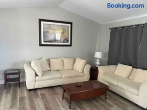 Hinton Alberta Vacation Home - Image 1