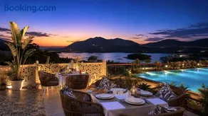 The Classic Crown Udaipur - A Luxury Hotel by Lake Pichola - Image 1
