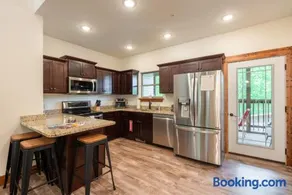 3BR Walk-In Near Silver Dollar City - Game Room - Pool - FREE TICKETS INCLUDED - RR93A - Image 1