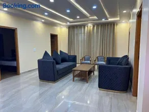 Fantastic Three Bedroom Apartment - Image 2