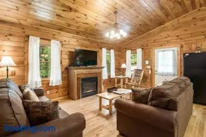 Close to parks, Hot Tub & Fire Pit, Onsite Trails - Image 2