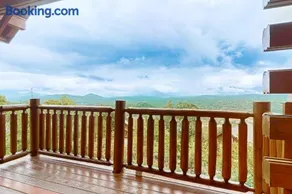 Amazing Mtn Views Cabin Sleeps 4 Hot Tub Deck - Image 1
