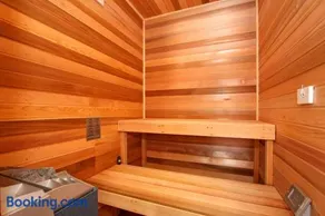 Ocean Breeze Retreat - Image 4