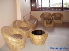 Rains Inn Eco Hotel - Image 4